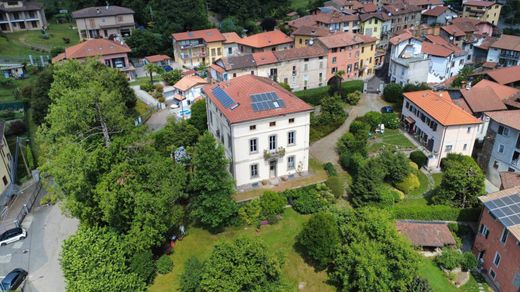Villa Cadegliano-Viconago, Varese ilçesinde