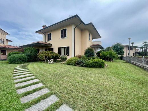 Villa in Travagliato, Provincia di Brescia