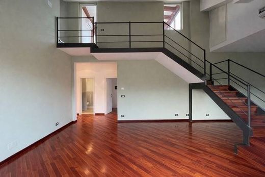 Penthouse Bolonya, Bologna ilçesinde