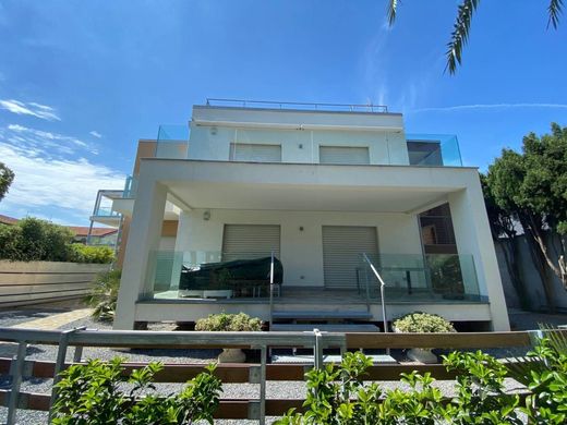 Villa a Diano Marina, Imperia