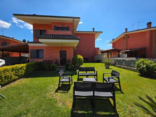 Villa a Zagarolo, Roma