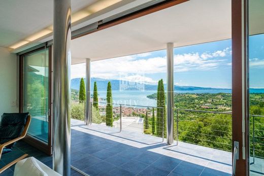 Salò, Provincia di Bresciaのヴィラ