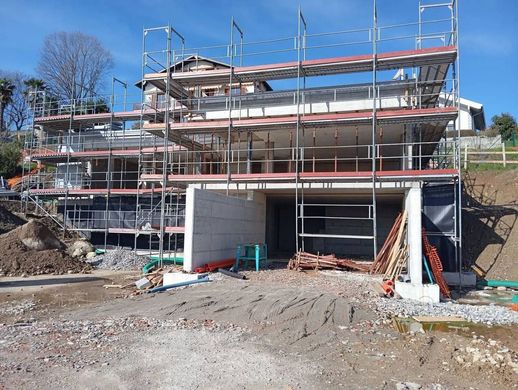 Villa a Casnate Con Bernate, Como