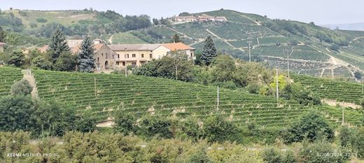 Casa de campo en Mango, Provincia di Cuneo