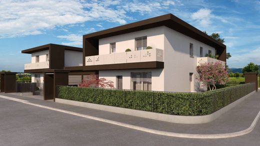 빌라 / Azzano San Paolo, Provincia di Bergamo