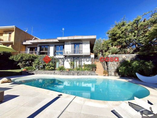 빌라 / Trecastagni, Catania