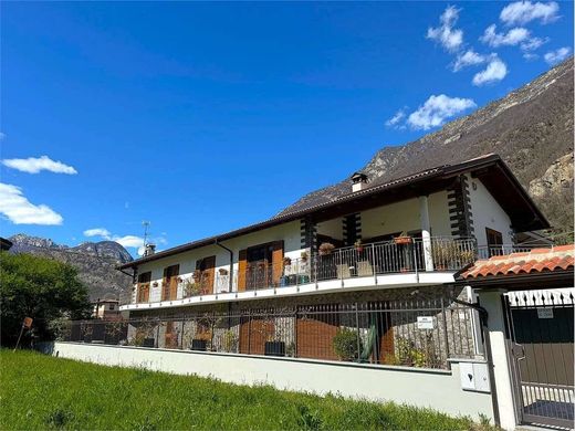 Villa in Donnas, Valle d'Aosta
