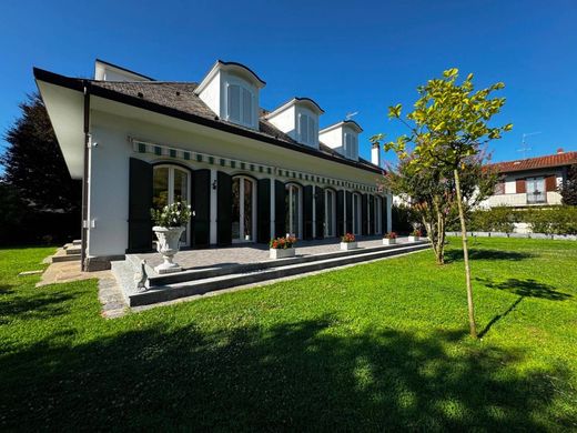 Uboldo, Provincia di Vareseのヴィラ