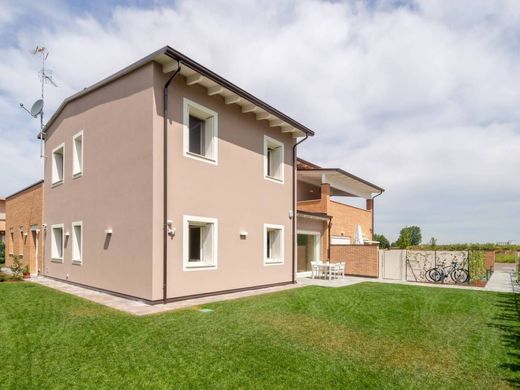 Piso / Apartamento en Sorbolo, Provincia di Parma