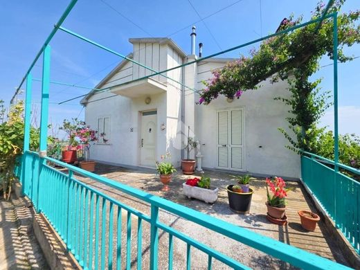 Villa a Silvi, Teramo