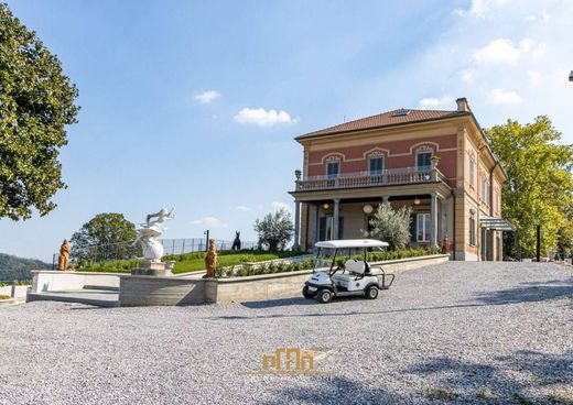 别墅  Imbersago, 莱科省