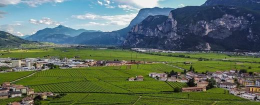Βίλα σε Mezzolombardo, Provincia autonoma di Trento
