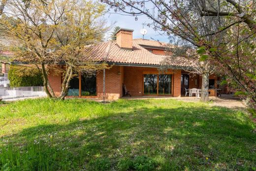 Villa in Villarbasse, Turin