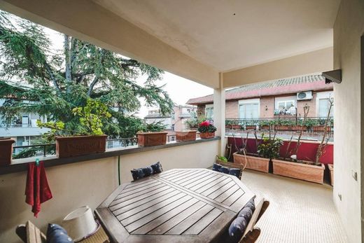 Penthouse Roma, Lazio bölgesinde