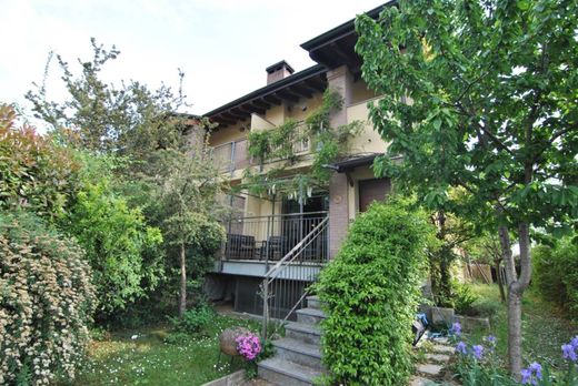 Villa - Trezzano sul Naviglio, Milão