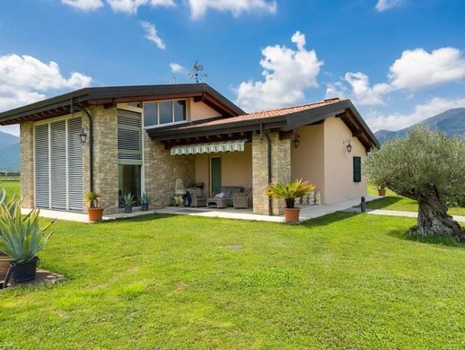 Villa in Gussago, Provincia di Brescia