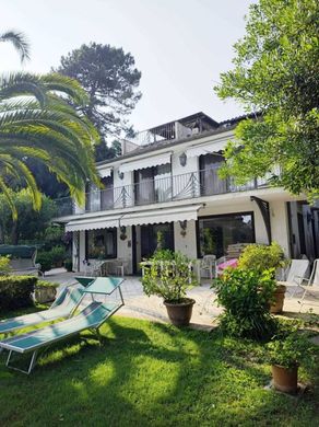 빌라 / Sabaudia, Provincia di Latina