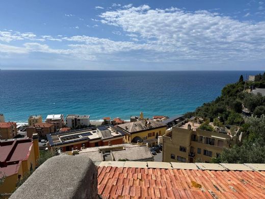 Terraced house in Finale Ligure, Provincia di Savona