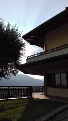 Villa - Calolziocorte, Provincia di Lecco