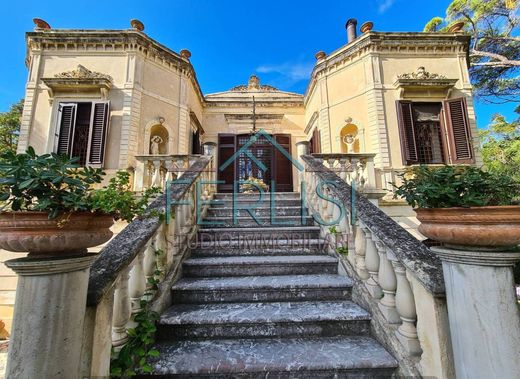 Villa in Messina, Sicilië