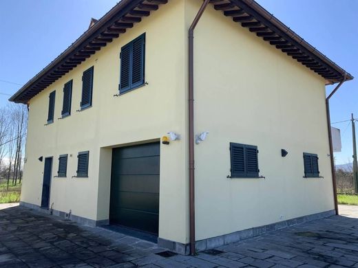 Villa - Agliana, Provincia di Pistoia