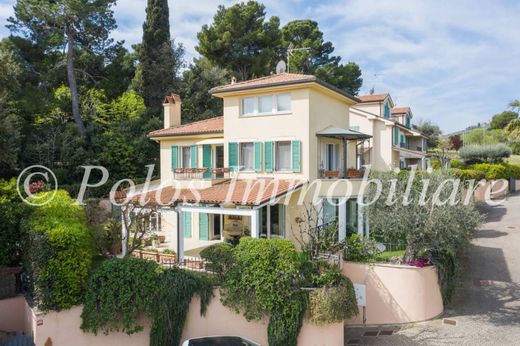 Villa in Porto San Giorgio, Province of Fermo
