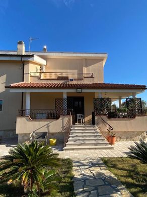 Villa in Trani, Provincia di Barletta - Andria - Trani