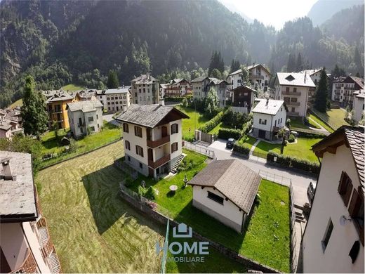 ‏וילה ב  Campodolcino, Provincia di Sondrio