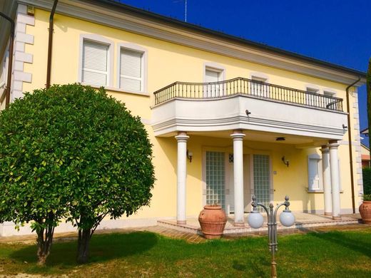 Casa di lusso a Alfonsine, Ravenna