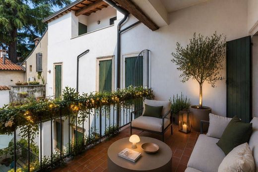 Apartment in Verona, Provincia di Verona