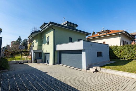 빌라 / Nerviano, Città metropolitana di Milano