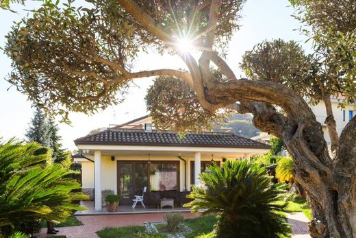 Вилла, Pellezzano, Provincia di Salerno