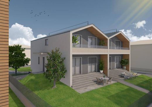 Villa in Tradate, Provincia di Varese