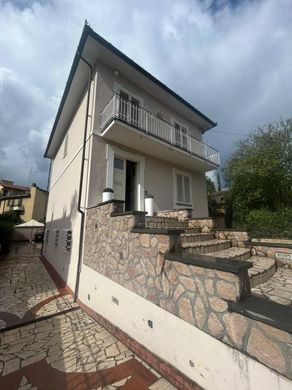 Willa w Poggio a Caiano, Provincia di Prato