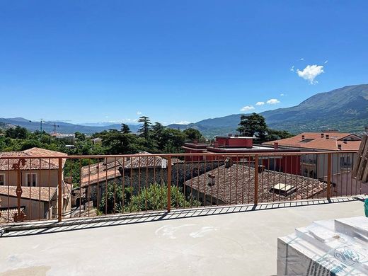 Casa de lujo en L'Aquila, Aquila
