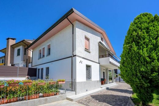 Appartement in Zola Predosa, Bologna