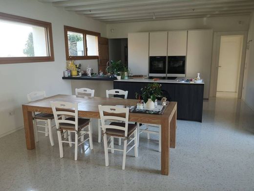 Villa - Crocetta del Montello, Provincia di Treviso