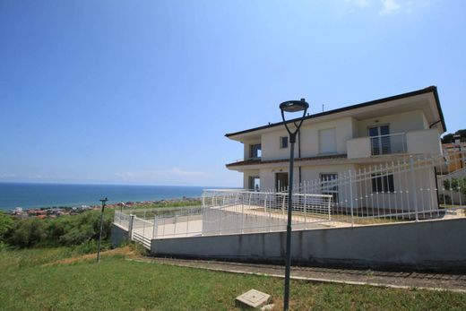 Villa in Silvi, Provincia di Teramo