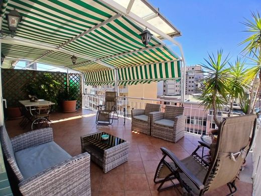 ﺷﻘﺔ ﻓﻲ نابولي, Napoli