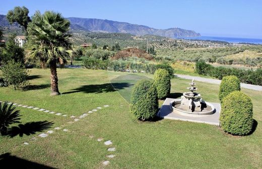 Villa Furnari, Messina ilçesinde