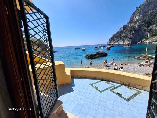 Appartamento a Capri, Napoli