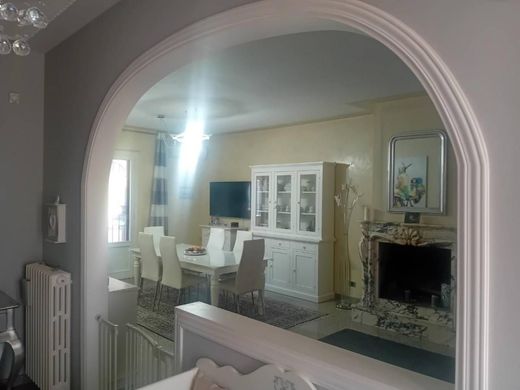 Terraced house in Carmignano, Provincia di Prato