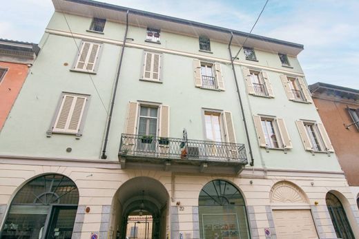 Apartment / Etagenwohnung in Lodi, Provincia di Lodi