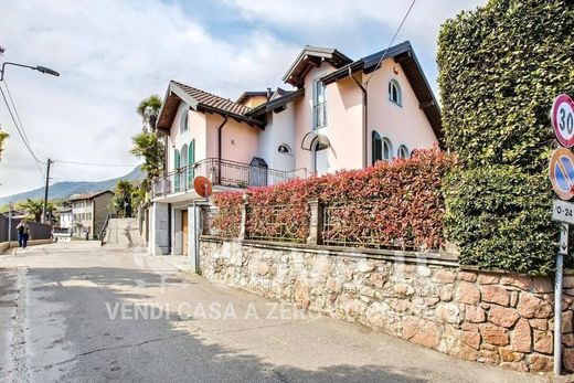 ﻓﻴﻼ ﻓﻲ Brusimpiano, Provincia di Varese