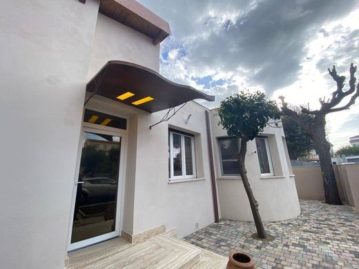 Βίλα σε Λιβόρνο, Provincia di Livorno