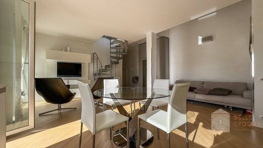 Penthouse Viareggio, Lucca ilçesinde