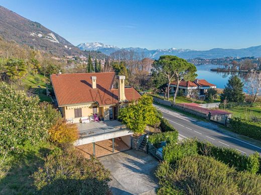 Villa Pusiano, Como ilçesinde