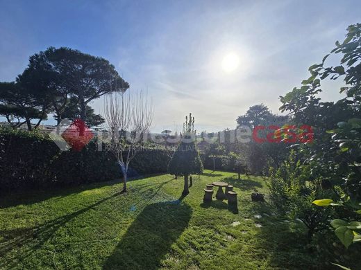 Villa in Rome, Latium