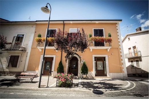 Piso / Apartamento en Castel di Sangro, Aquila
