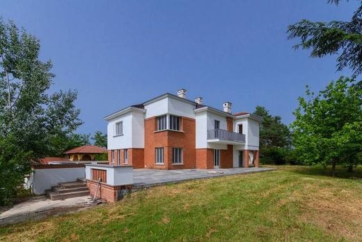 Villa in Ceresole Alba, Provincia di Cuneo